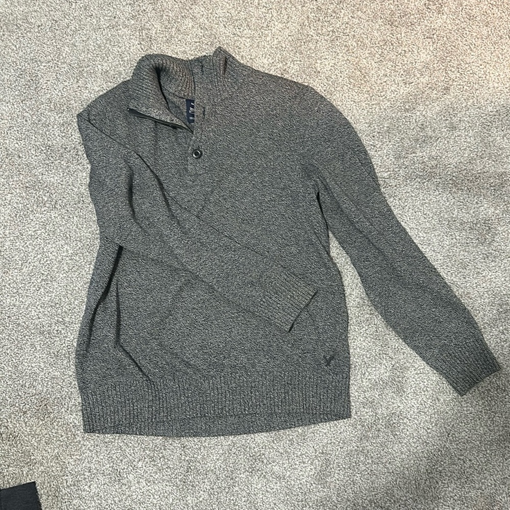 Men’s heathered sweater